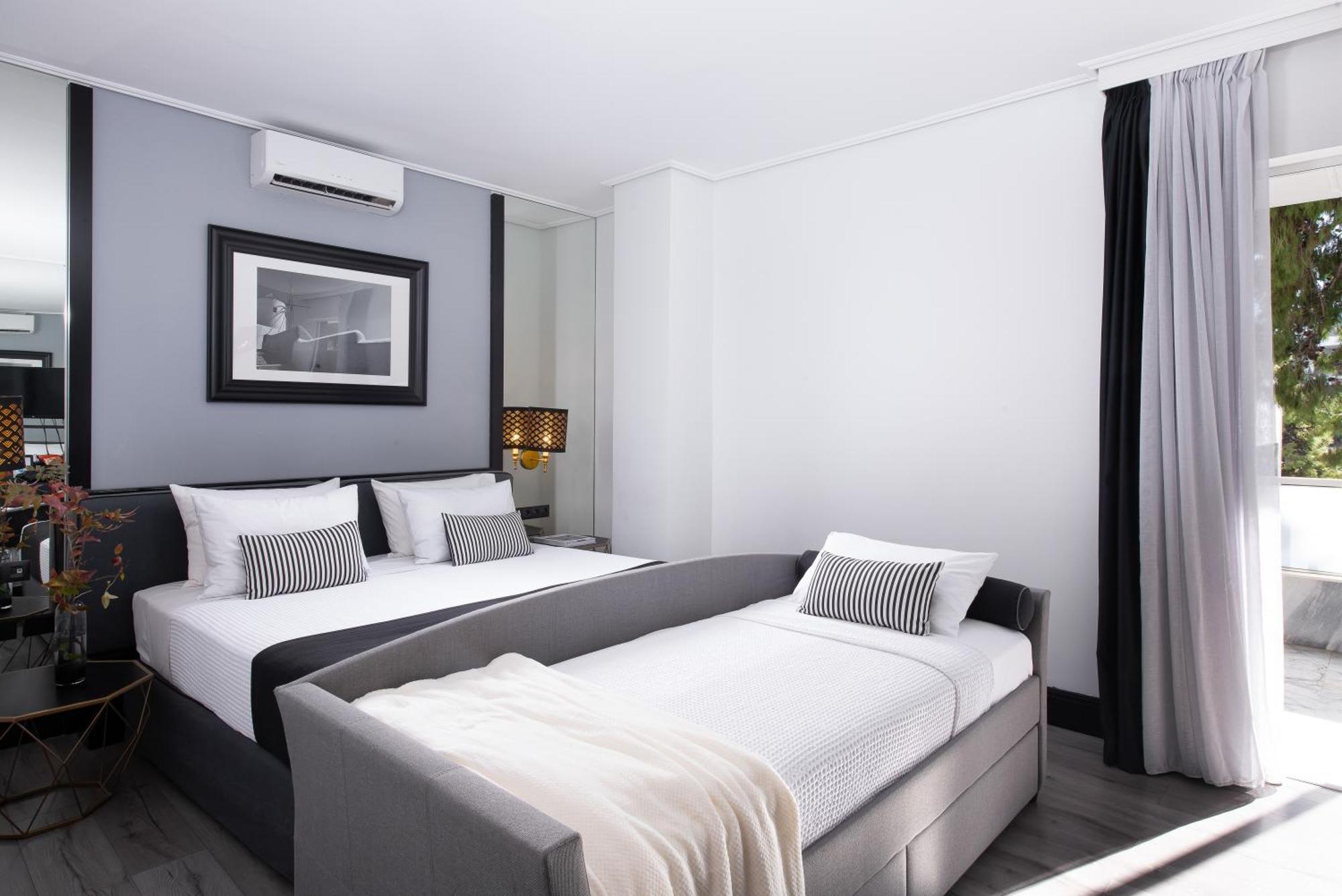 Athenian Riviera Hotel& Suites Extérieur photo