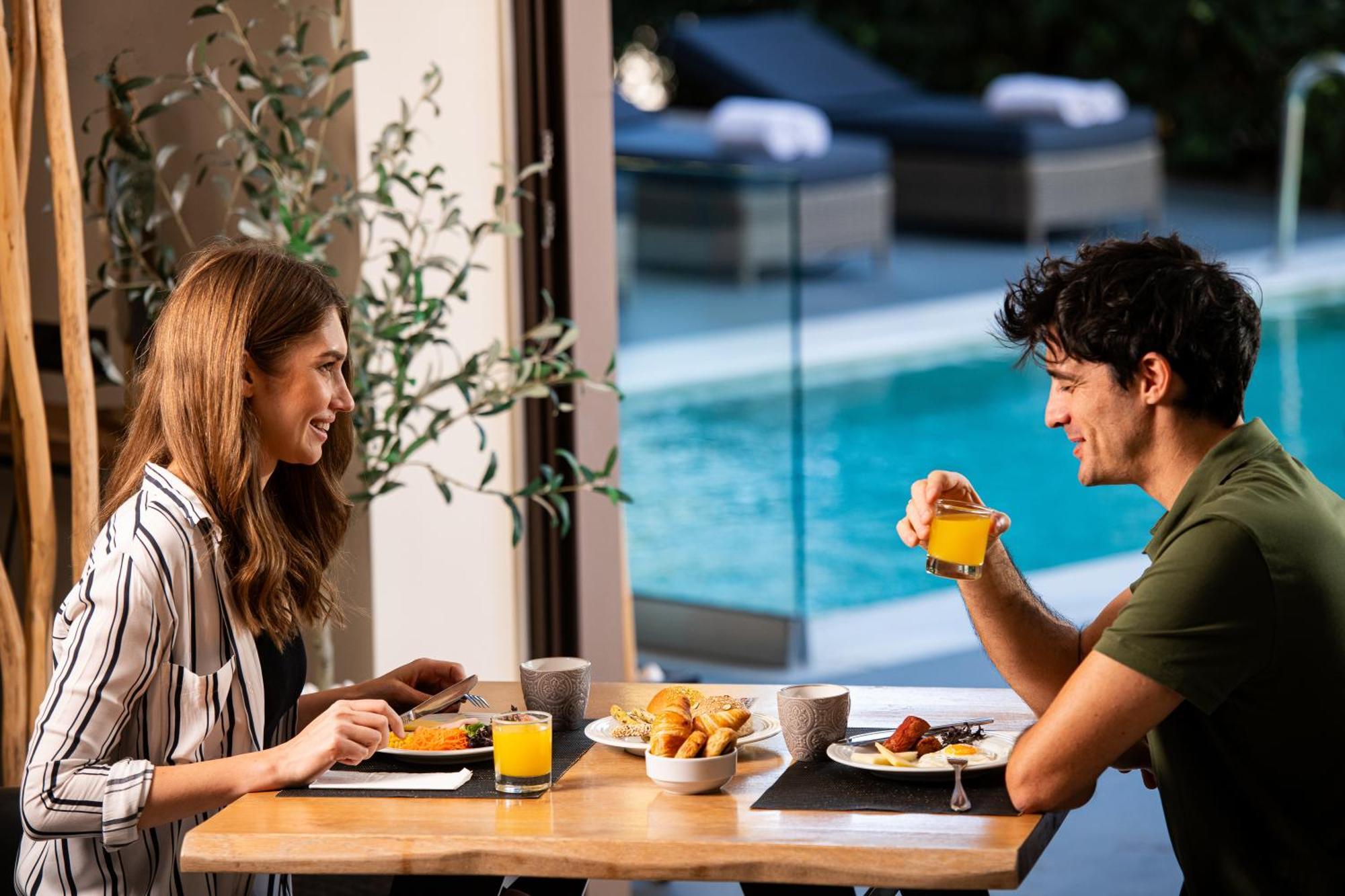 Athenian Riviera Hotel& Suites Extérieur photo